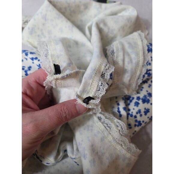 Forever 21 + Lace Trim Ditsy Floral Crop Top Tank Sz. 3X - Picture 5 of 6